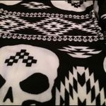 Boutique ☠️ Skull Aztec Print Black White Soft Leggings Photo 1