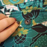 Ann Taylor  Floral Women Shorts - Green and Black Photo 6