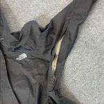 The North Face  Women’s Lightweight Waterproof Windbreaker Black Jacket (M) Photo 8