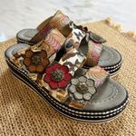 LArtiste Spring Step Naomi Monarch Butterfly Floral Platform Sandals Size 37‎ Red Photo 0