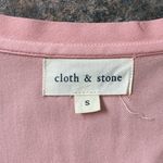 Cloth & Stone  V-Neck Short Sleeve Tee Round Hemline Size Small Photo 3