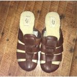 Uggs wood & leather size 7 sandals Photo 4