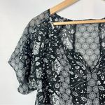 American Eagle  AEO Black & White Floral Chiffon Short Sleeve Blouse XS Photo 2