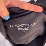 Beyond Yoga wide band stacked Capri leggings size S small Photo 8