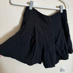 Aritzia Sunday Best Pleated Shorts Sz 6 in Black Flowy Skort Photo 0
