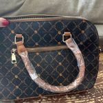 Gloria Vanderbilt Women's Brown and BlackGloria Vanderbilt Handbag Photo 4