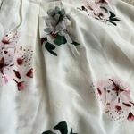 Lucky Brand  White Floral Top in Women’s Small Photo 4