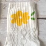 Urban Outfitters  Women’s Yellow Daisy White Knit Pattern Crew Socks Brand NEW Photo 1