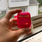 Apple AirPods Case (Second Generation) Photo 5