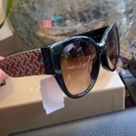 Burberry Authentic 54 Butterfly acetate sunglasses Photo 4