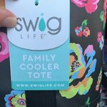 SWIG floral black Family Cooler Tote Pink Photo 1