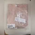 Alo Yoga NWT Accolade Crew Neck Pullover Sweatshirt Pink Quartz Size M SOLD OUT Photo 6