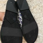 Universal Threads Sandals Photo 3