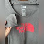 The North Face Women’s Classic Fit Gray Long Sleeve Shirt / Size Medium / EUC Photo 3