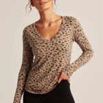 Abercrombie & Fitch Soft A&F Cozy Leopard Print Long Sleeve Top Y2K Photo 0