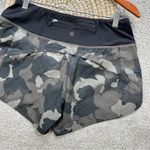 Athleta Women’s Run Free Printed Shorts 3.5” Mid Rise Lined in Green Camo Size S Photo 8