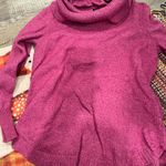 Tahari  medium sweater Photo 3