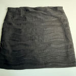 Heart soul Black Mini Skirt Textured Wavy Design Elastic Waist Casual Photo 0