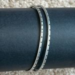 Set of 2 women’s vintage dainty two tone bangle bracelet one‎ size Silver Photo 0