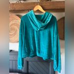 Disney  Women’s XL Mermaid Hoodie Plush velvet Green teal Ariel Embroidered Photo 2