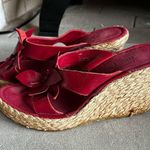 Me Too red flower wedge sandal size 7 Photo 7
