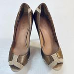 L.A.M.B. Womens Metallic Golden Beige Peep Toe Platform Heels 6M Photo 5