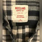 Comfy Mossimo Boyfriend Fit Size XL Flannel Black, White, Gray Plaid Black Photo 4