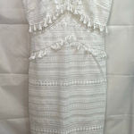 Vintage Luxe Edition white crocheted tassel v Photo 0