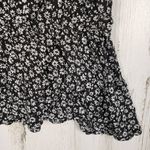 Everleigh NWT Sleeveless Black White Floral Sharkbite Tank Top Size Medium Photo 3