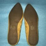 Market & Spruce mustard color soft suede flats NEW size 7.5 W Photo 3