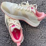 Adidas  Women's TRAINING SHOES
EVERYSET- Cream and Pink Size: 8.5 Photo 2