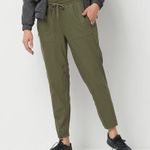 Zuda Women's Pull Photo 0