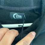 Zyia  Active Black Cropped Hoodie Sweatshirt Size 2XL Photo 5