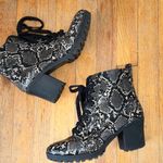 Time and Tru Women's Lace Up Moto Bootie Size 10 Black Photo 4
