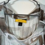 St. John  Yellow Label Geometric Brown White S/S Shirt Size Med #6652 Photo 4