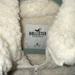 Hollister NWOT  light cream/white colored quarter zip sherpa jacket  SIZE M Photo 3