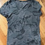 American Eagle Grey camo tshirt Photo 0