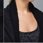 Lululemon Cabin Yogi Wrap
Heathered Black / Black Photo 2
