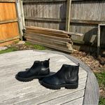 Zodiac  Shiloh‎ Lug Sole Chelsea Boots size 6.5 Photo 3