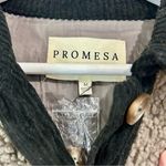 Prómesa PROMESA Women's Contrast Button Down Sherpa Jacket Grey Black Size Medium FLAW Photo 3