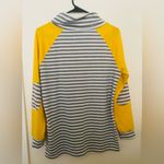 ELFIN Women's funnell neck pullover Lightweight Size Medium Multicolor Long Gold Photo 5