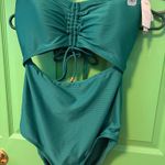 Cut out one piece green Size L Photo 0