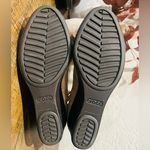 Crocs  Leigh Women's Size 7 Chukka Wedge Booties Tan Suede Lace-up Comfort Photo 9