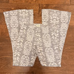 O'Neill NWOT Gray and White Patterned Flare Leggings Photo 0