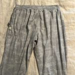 Vuori  performance joggers size small Photo 2