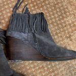 Lucky Brand Yachin Dark Gray Suede Fringe Wedges Ankle Bootie Boho Western SZ 11 Photo 2