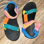 Teva  Sandals women’s size 6 Photo 0