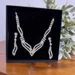 Elegant Rhinestone Bridal Necklace Earrings Set Silver Photo 3