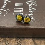Vintage 60s Yellow Daisy Cabochon Stud Earrings Stainless Steel Black Photo 1