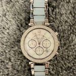 Michael Kors Like new silver watch with Pearl face Photo 0